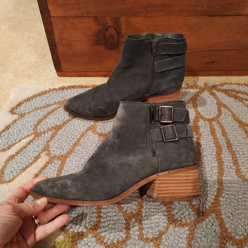 Bleeker & Bond Women's Gray Suede Ankle Boots Size 8.5M